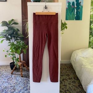 Vuori Clean Elevation leggings. Xs